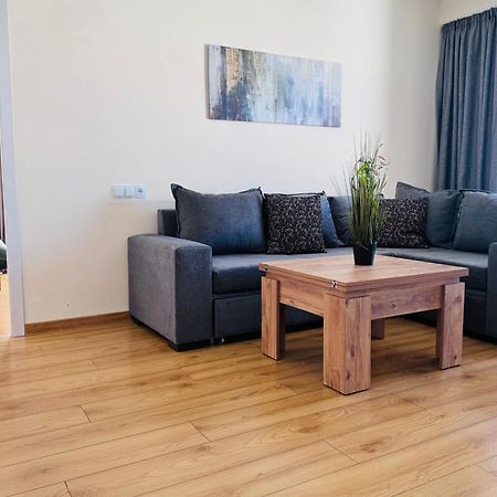 Delux Apartment For 6 Guest, New กูเดาริ ภายนอก รูปภาพ
