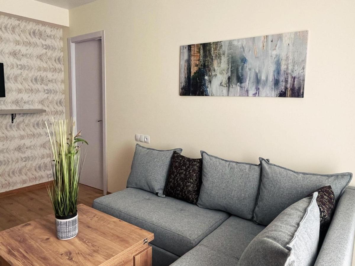 Delux Apartment For 6 Guest, New กูเดาริ ภายนอก รูปภาพ