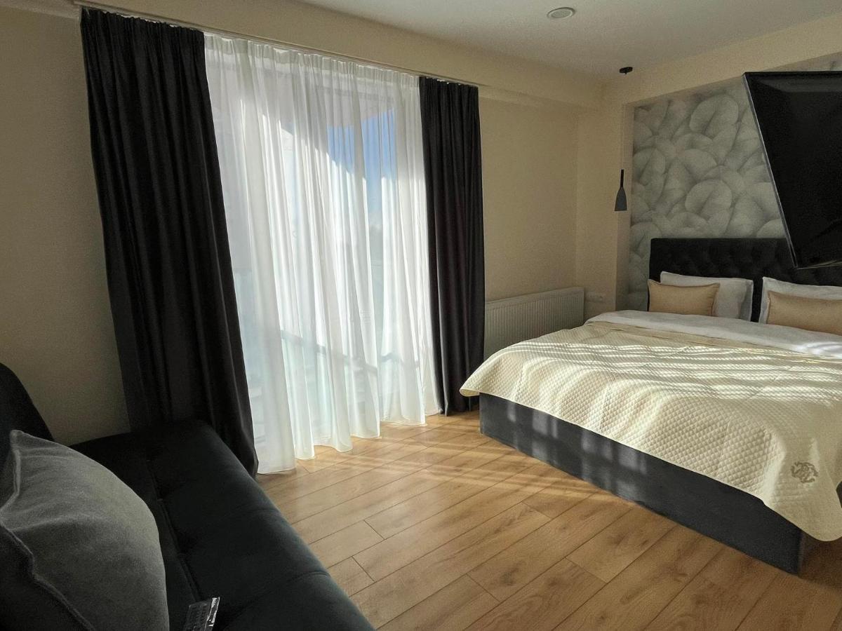 Delux Apartment For 6 Guest, New กูเดาริ ภายนอก รูปภาพ