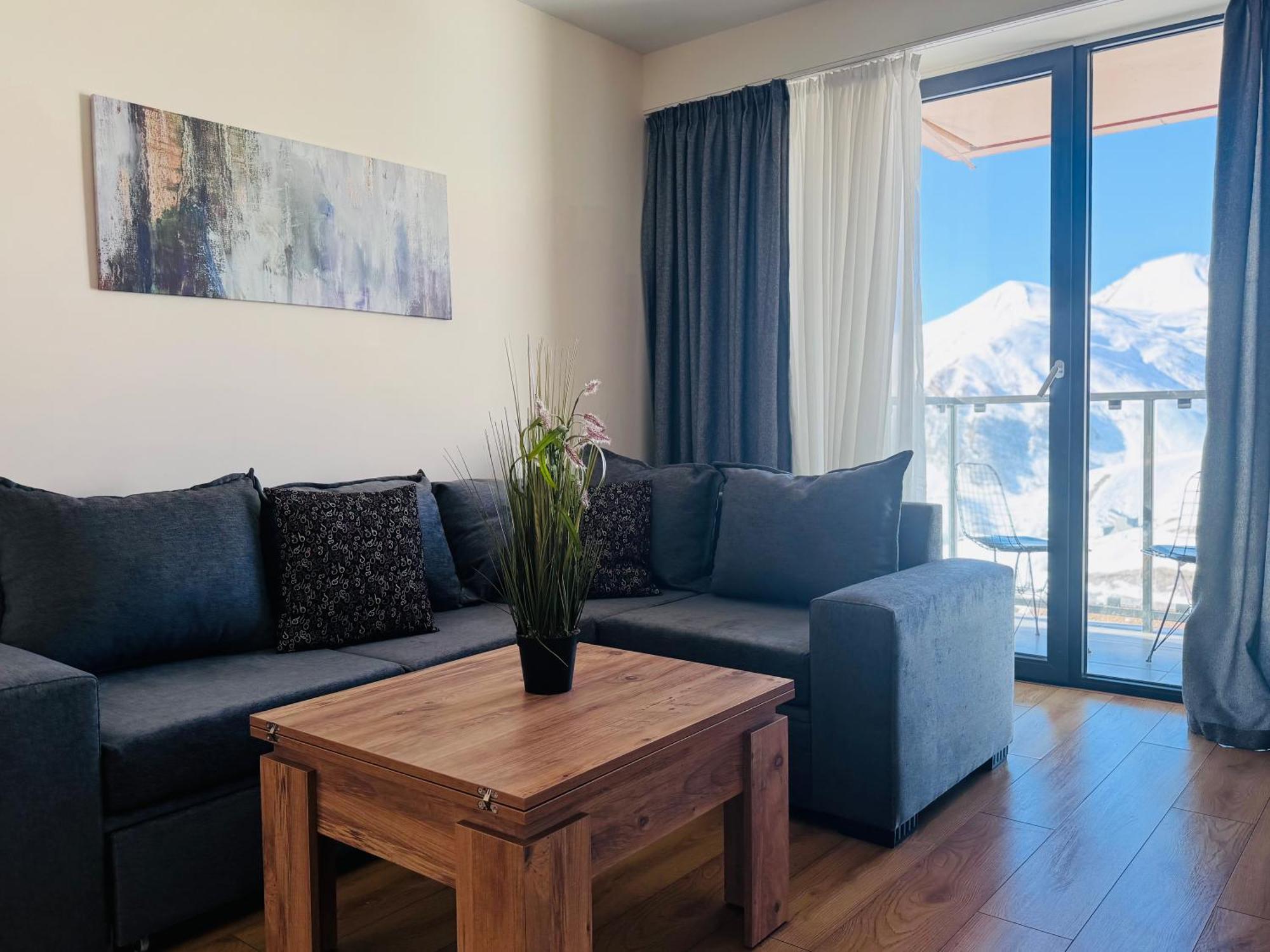 Delux Apartment For 6 Guest, New กูเดาริ ภายนอก รูปภาพ
